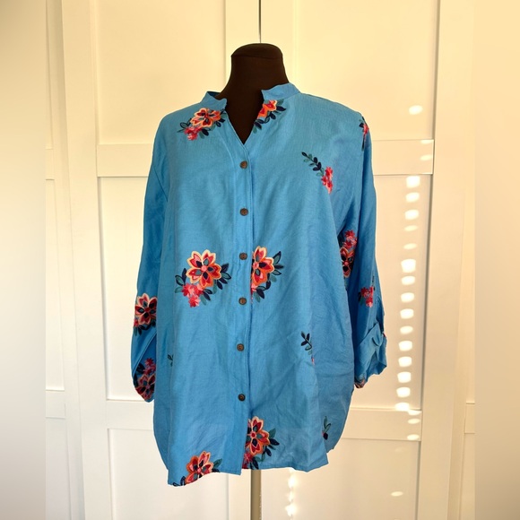 Kindred by Anthropology Embroidered Floral Front Button Shirt Plus Size - Picture 2 of 11